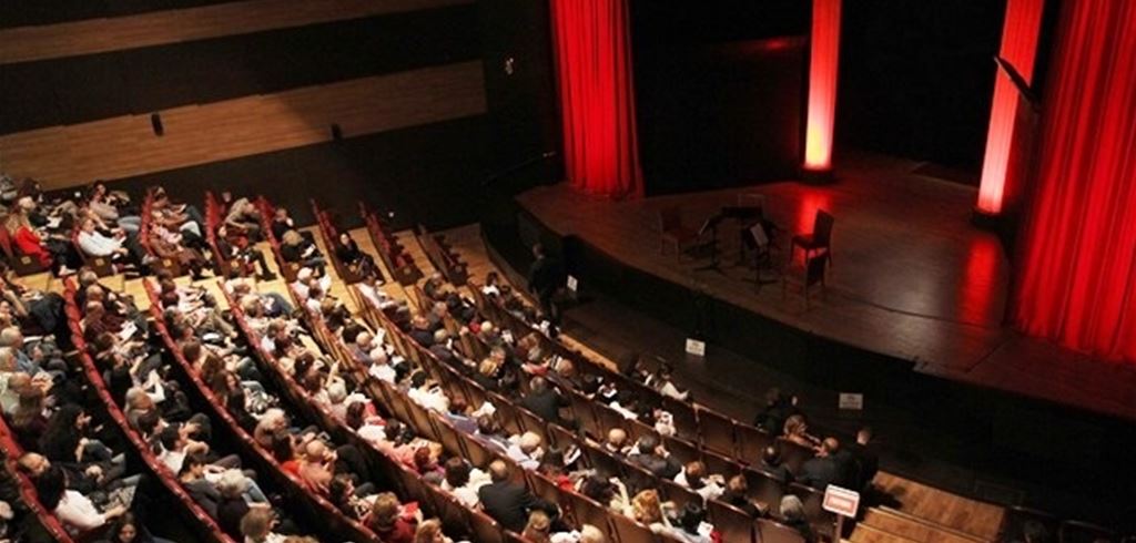  İzmir Karşıyaka Opera House