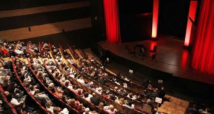 İzmir Karşıyaka Opera Salonu