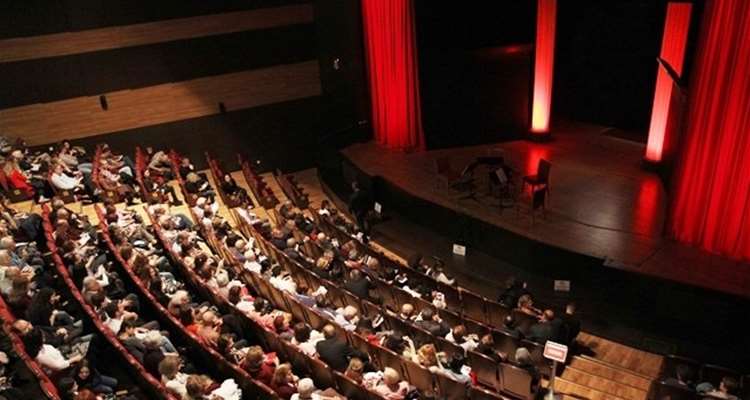  İzmir Karşıyaka Opera House